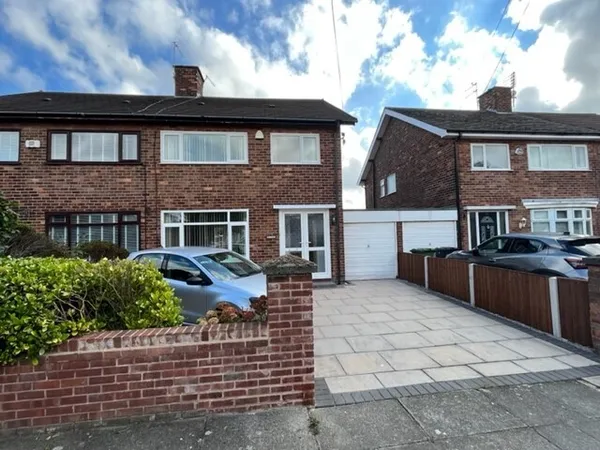 The Northern Road, Crosby, L23