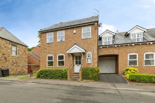 St. Giles Close, Gilesgate, Durham, DH1