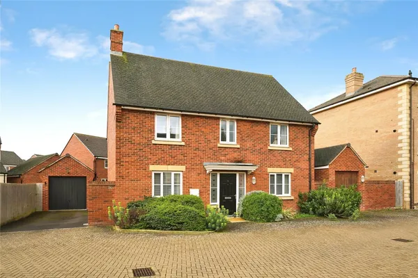 Burroughs Close, Brockworth, Gloucest...