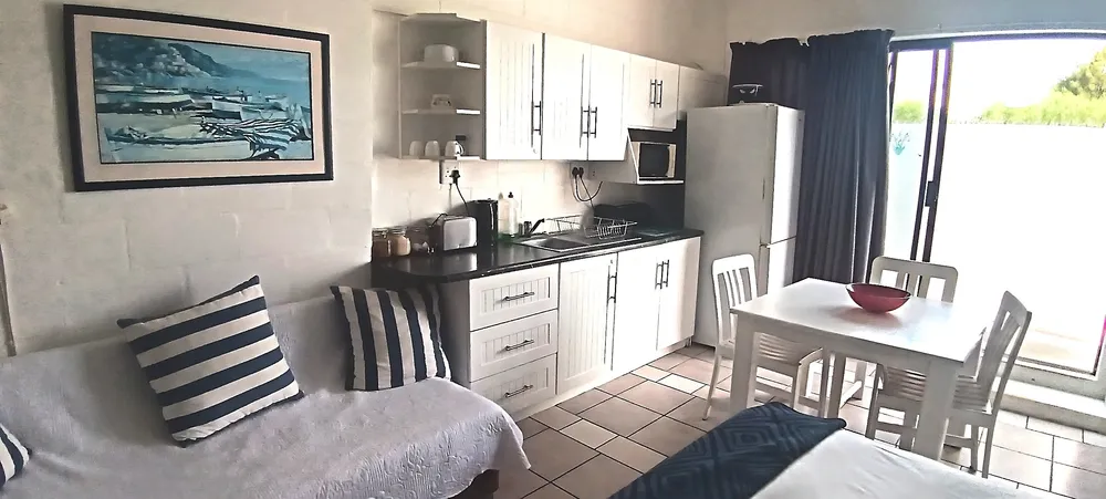 South Africa, Western Cape, Country Club, Salamander Street, 18