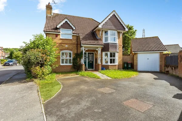 Peppard Road, Maidenbower, Crawley, W...