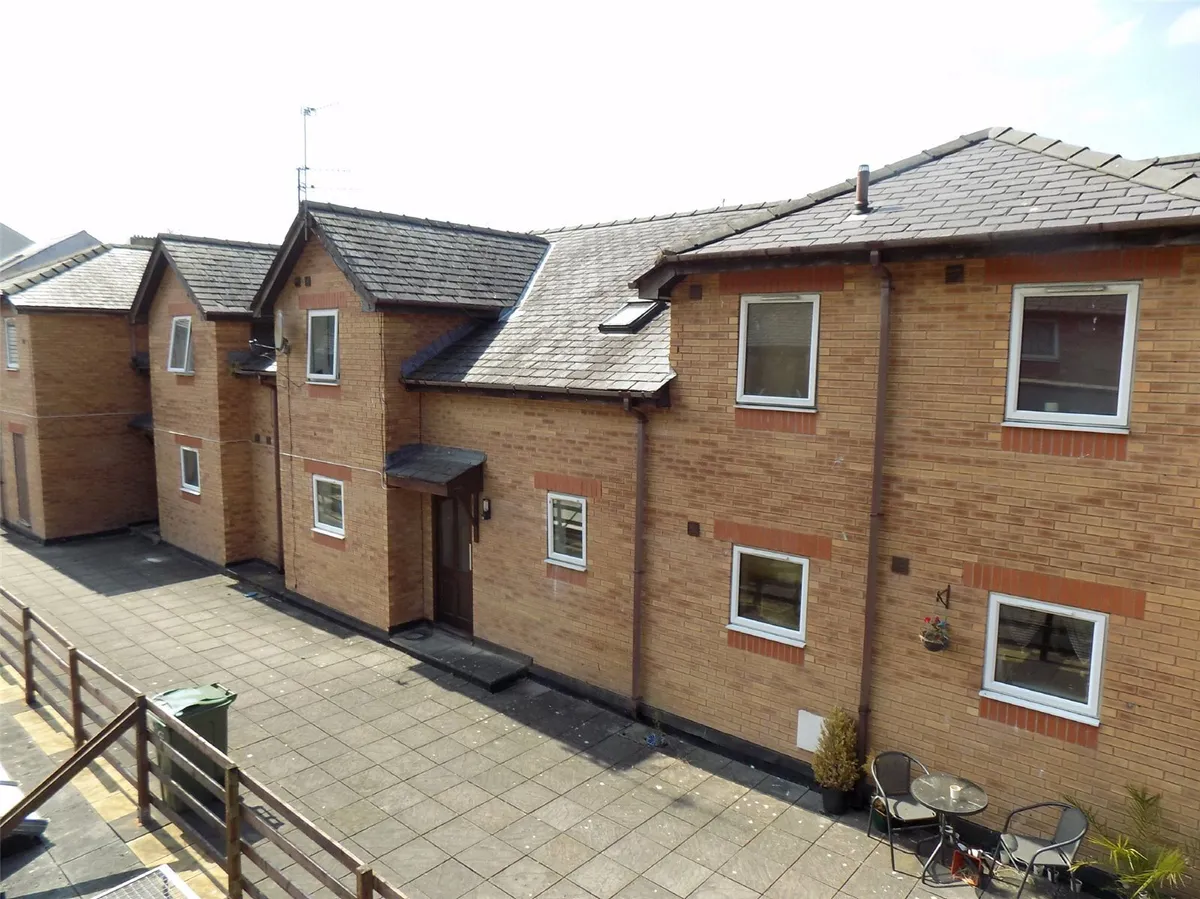 High Street, Bangor, Gwynedd, LL57