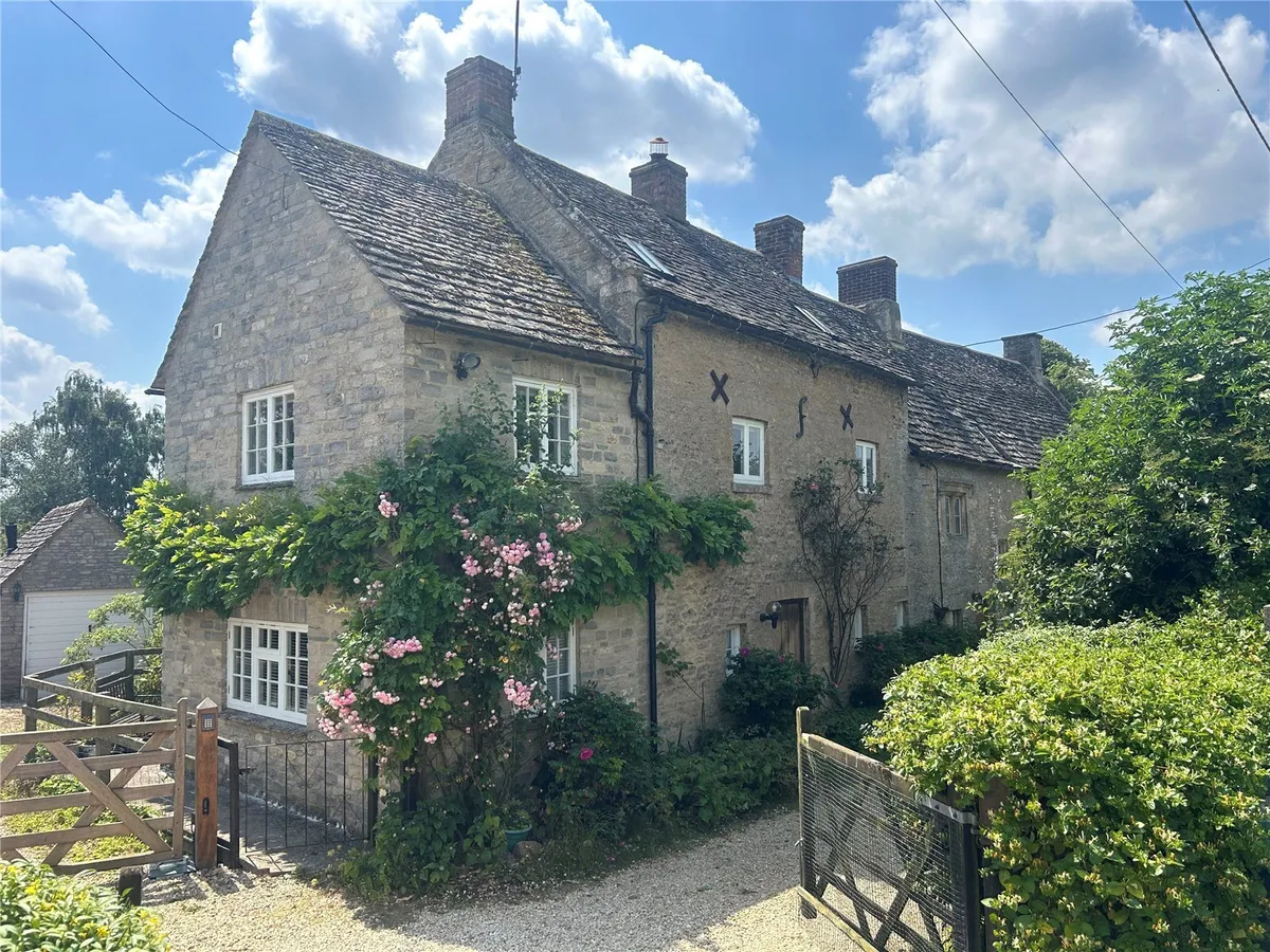 Red Rose Close, Kencot, Oxfordshire, GL7