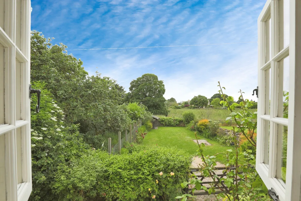 Red Rose Close, Kencot, Oxfordshire, GL7