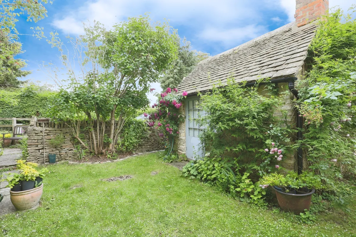 Red Rose Close, Kencot, Oxfordshire, GL7
