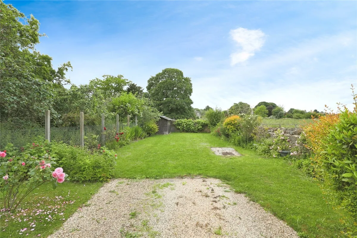 Red Rose Close, Kencot, Oxfordshire, GL7
