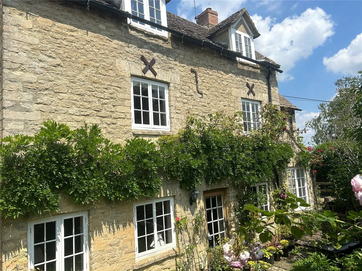 Red Rose Close, Kencot, Oxfordshire, GL7