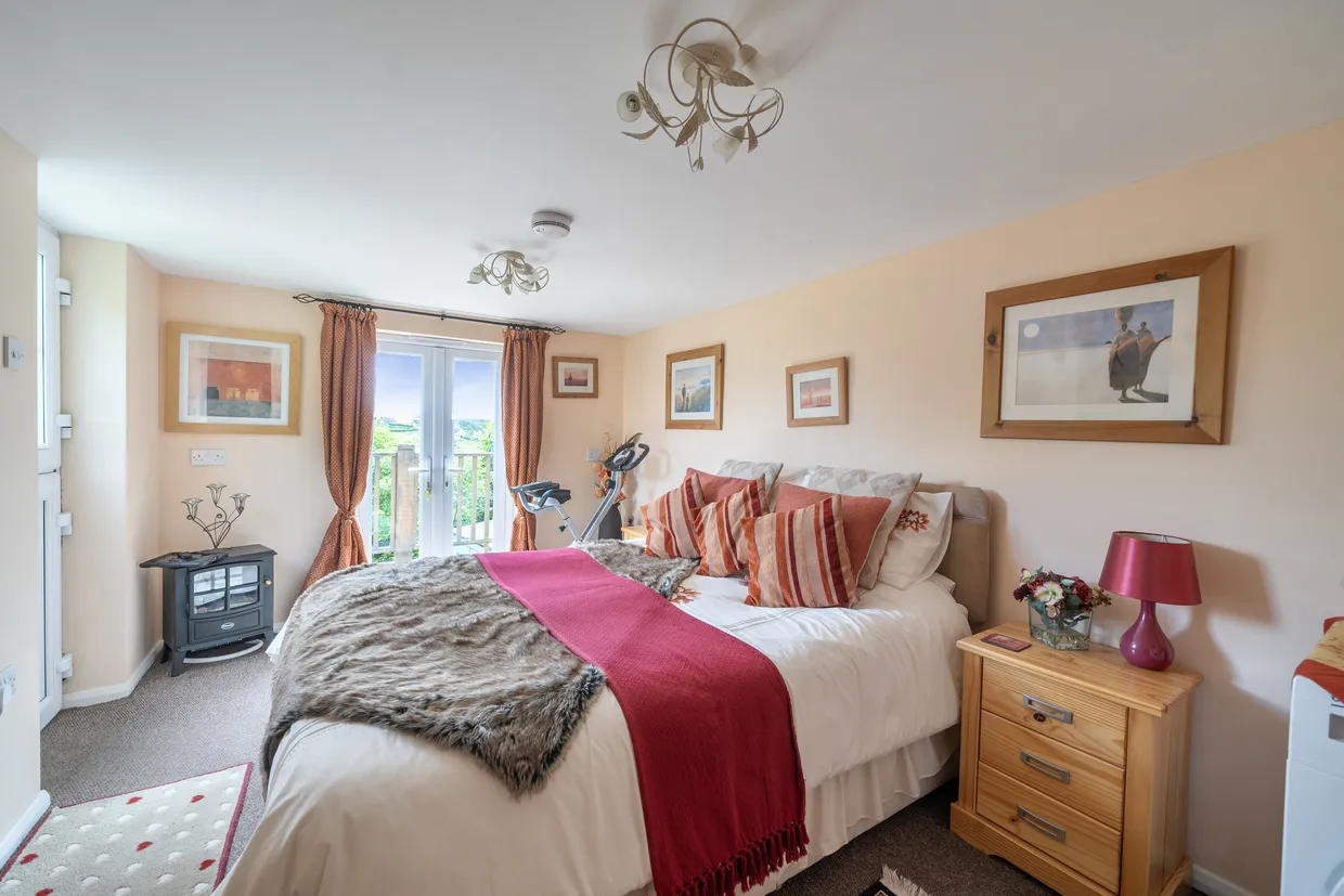 Bread Street, Ruscombe, GL6 photo 14