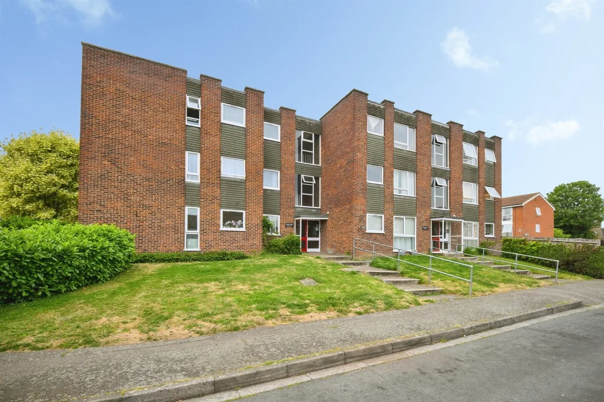 Buryholme, Broxbourne