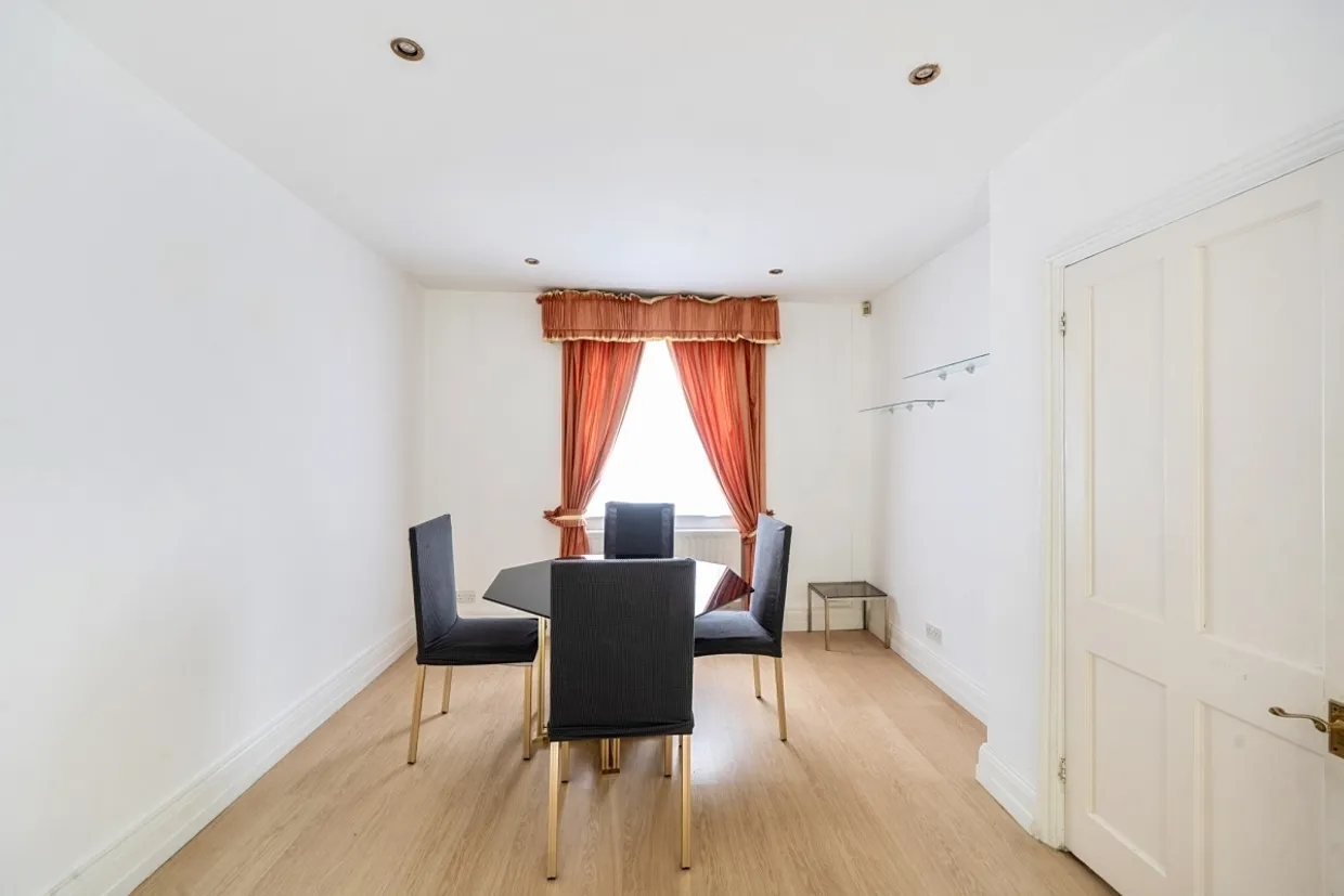 Highfield Road London NW11 photo 6