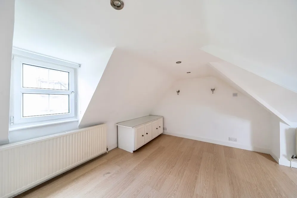Highfield Road London NW11 photo 14
