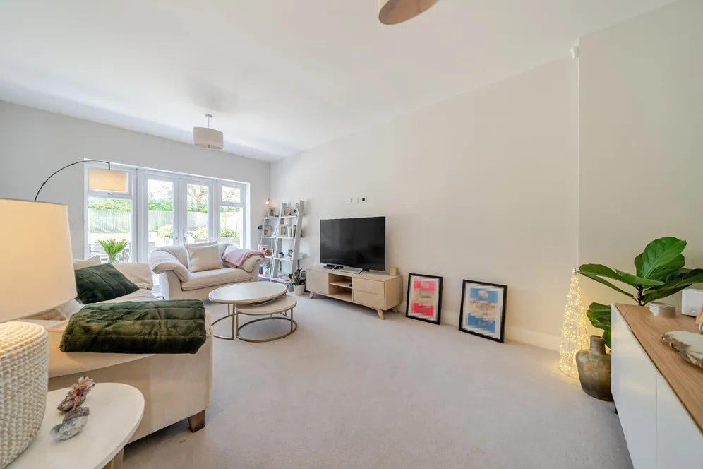 Baker Oats Drive, Farnham, GU10 photo 4