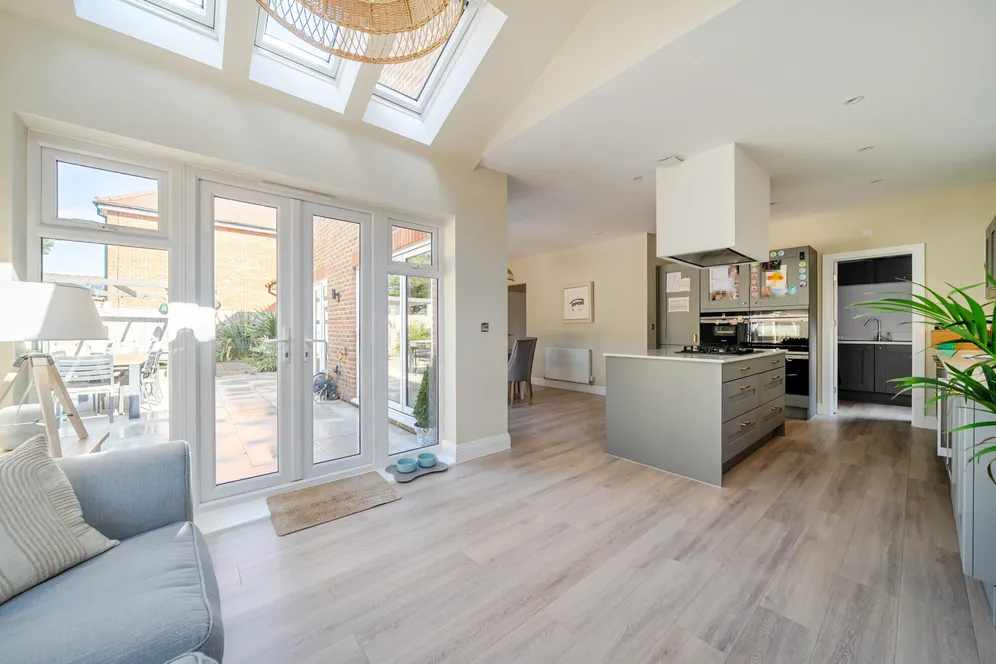 Baker Oats Drive, Farnham, GU10 photo 5