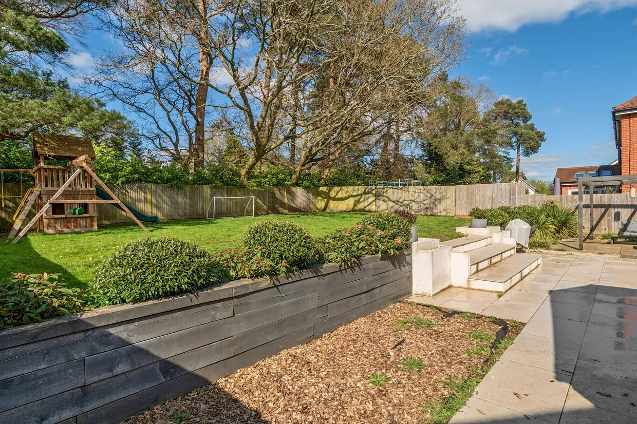 Baker Oats Drive, Farnham, GU10 photo 9