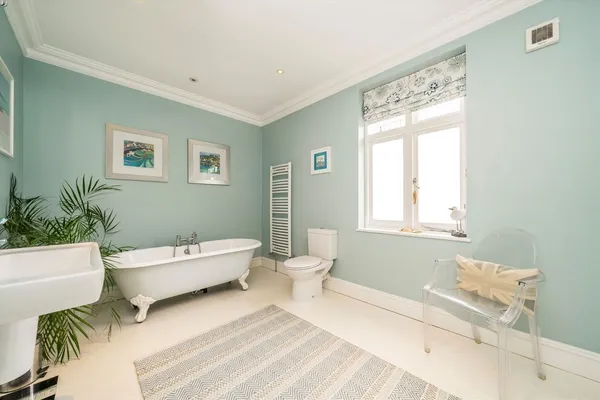 Mayfield Road, Weybridge, KT13 photo 13