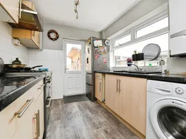Maple Drive, Moulsham Lodge, Chelmsford thumb 3