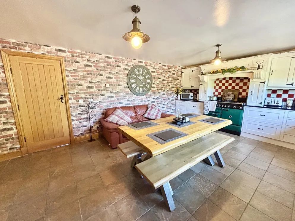 Property carousel item 11