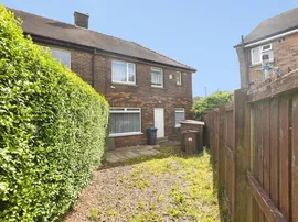Eaglesfield Drive, Bradford thumb 2