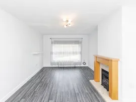 Eaglesfield Drive, Bradford thumb 3