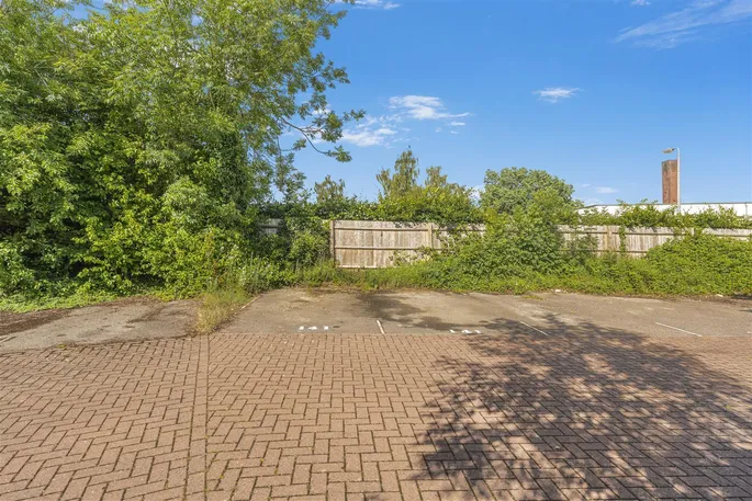 Property carousel image 17