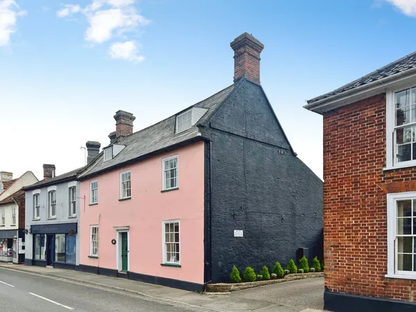 Blyburgate, NR34 9TF