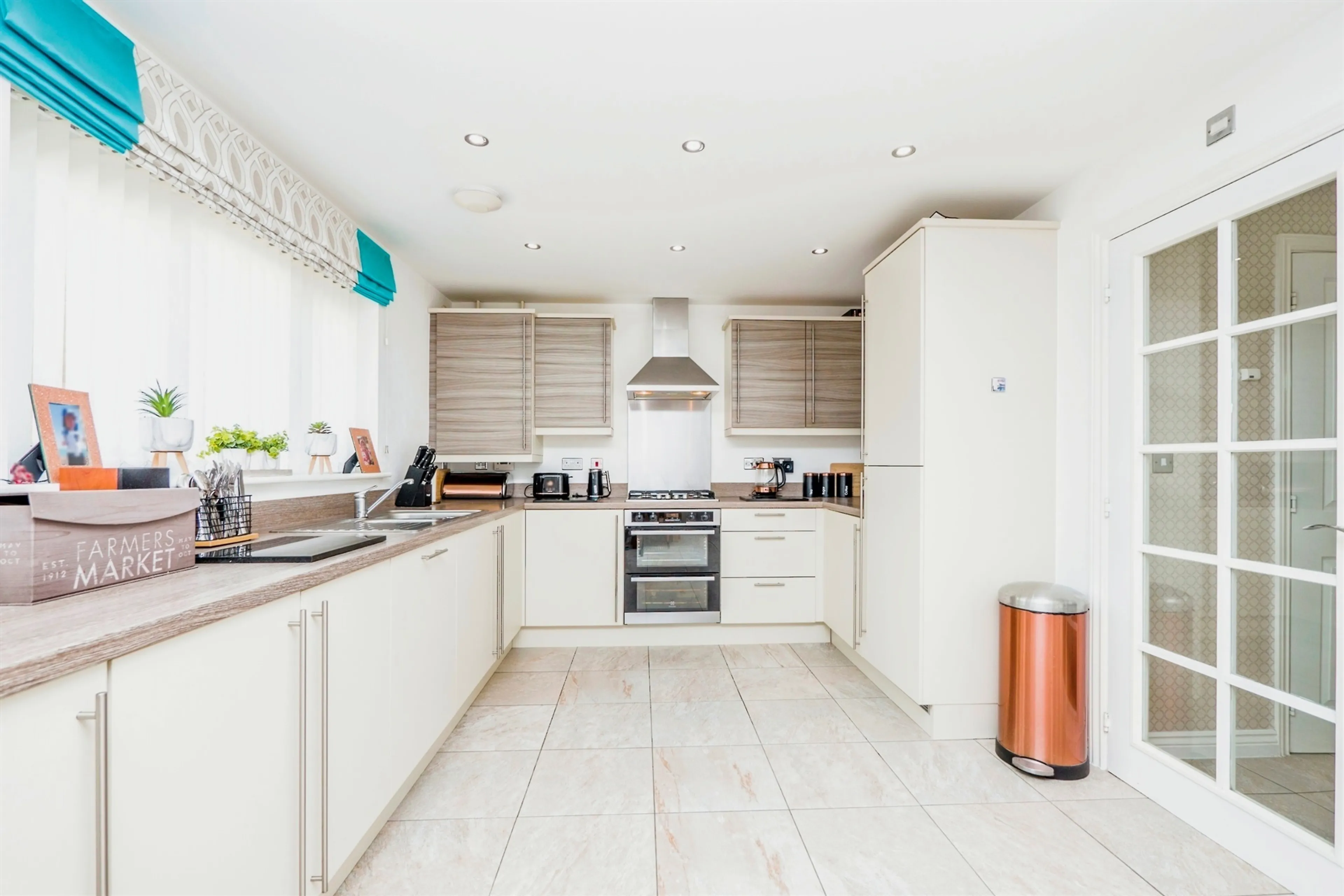 Property at Heol Y Sianel, Rhoose, Barry