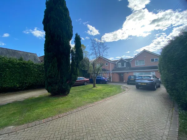 Lyndhurst Road, Landford