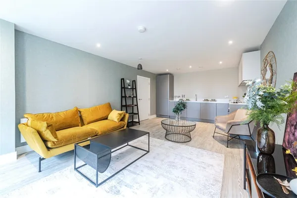 Kings Road, Newbury, Berkshire, RG14