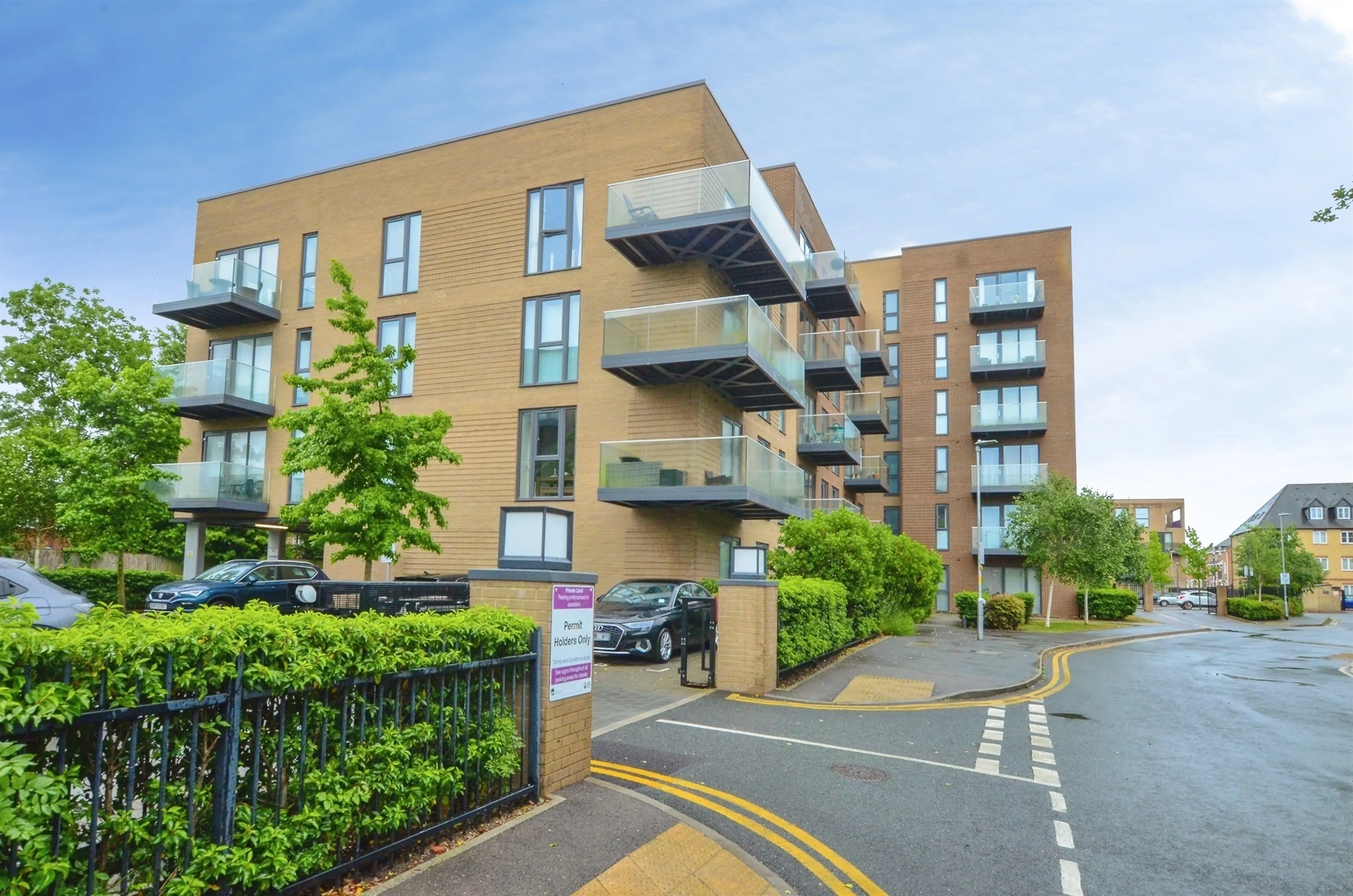 Property at Station Road, Borehamwood