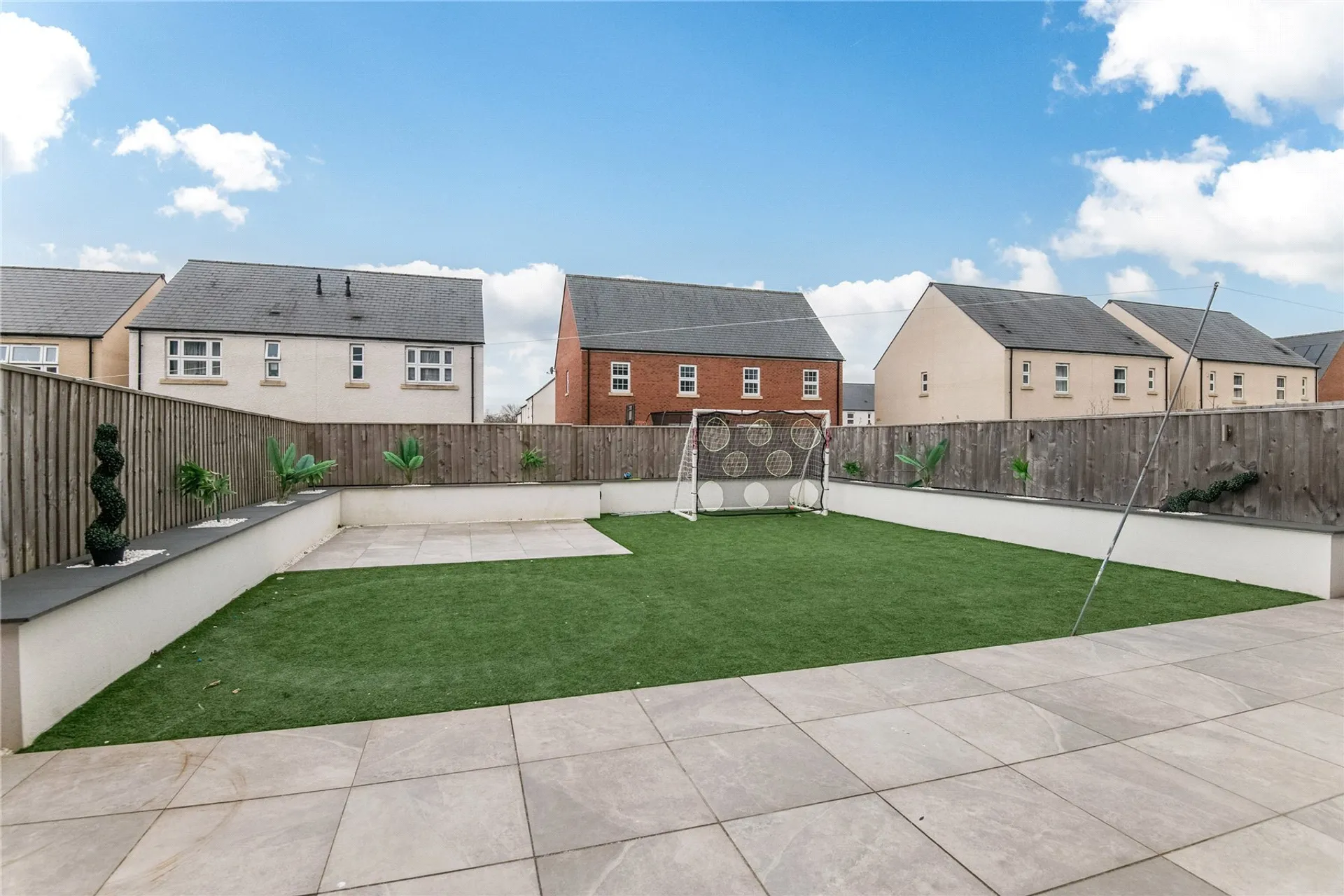 Property photo top 1
