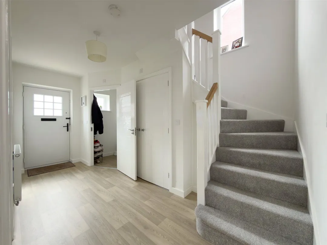 https://mr0.homeflow-assets.co.uk/files/photo/image/47511/4391/_x_/OCL260015_05.jpg