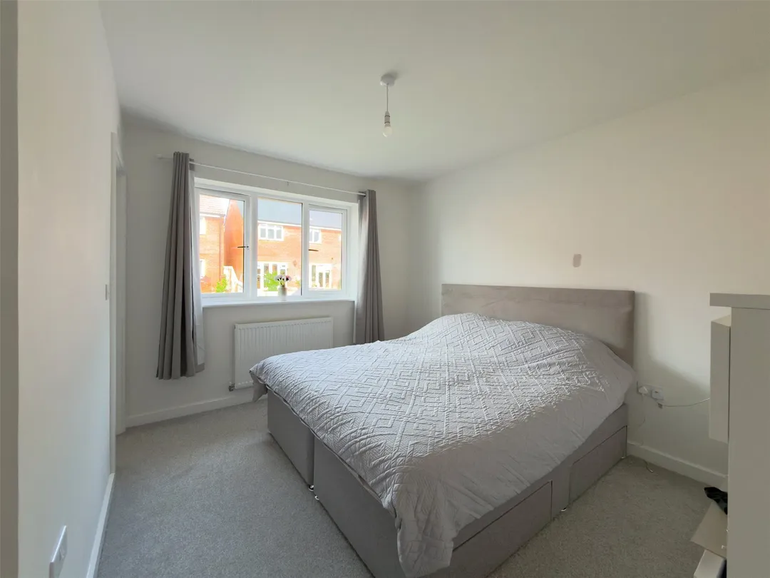 https://mr0.homeflow-assets.co.uk/files/photo/image/47511/4401/_x_/OCL260015_09.jpg