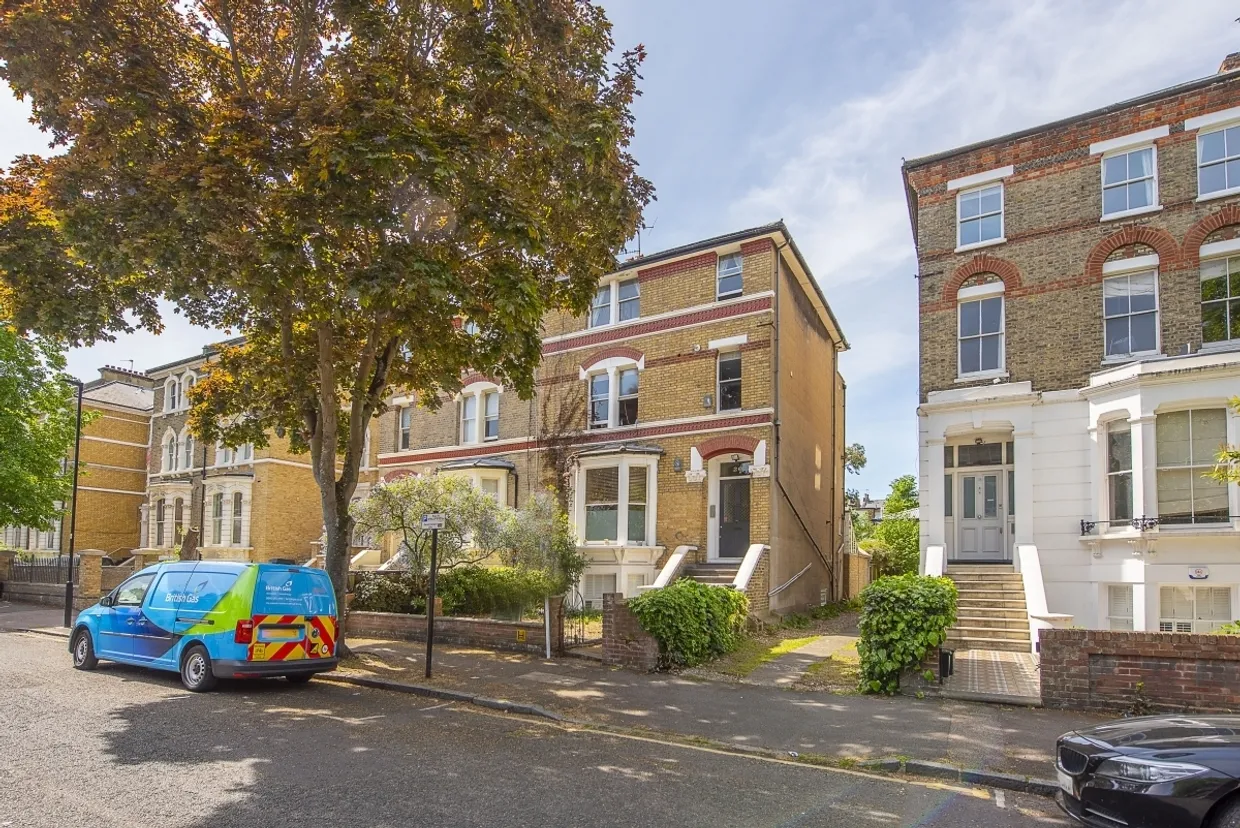 Macaulay Road London SW4 photo 1