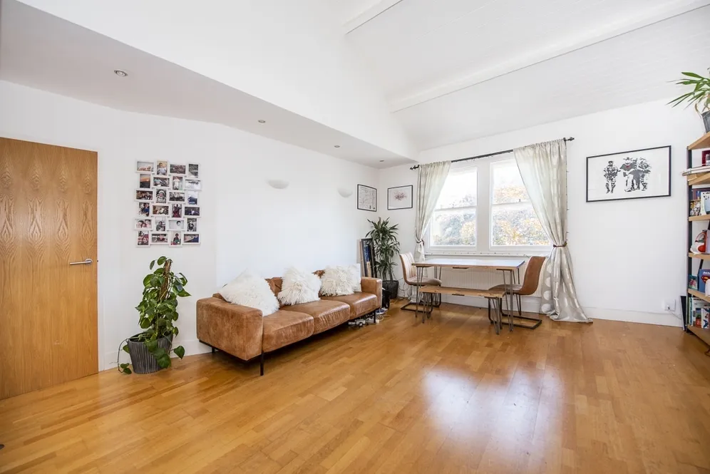 Macaulay Road London SW4 photo 2