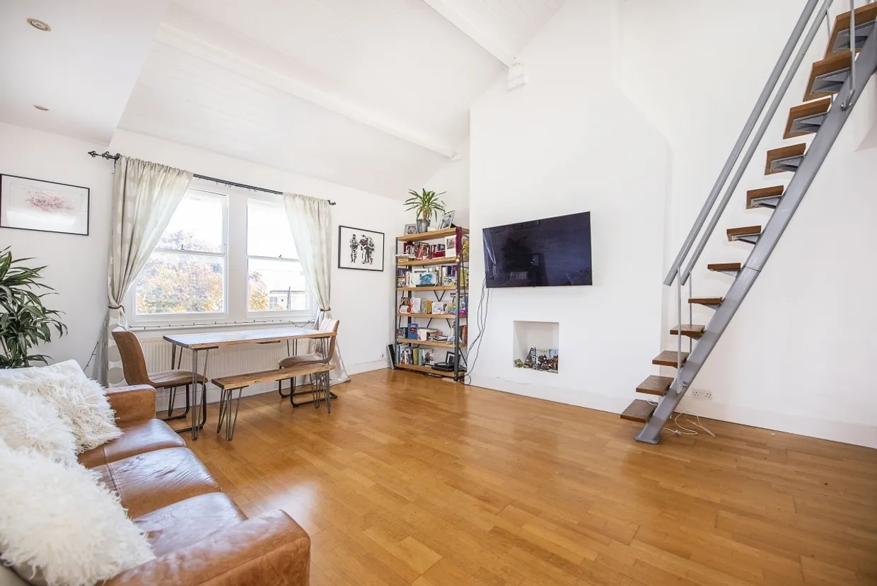 Macaulay Road London SW4 photo 3