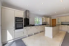 Bracknell Road Warfield RG42 photo 5