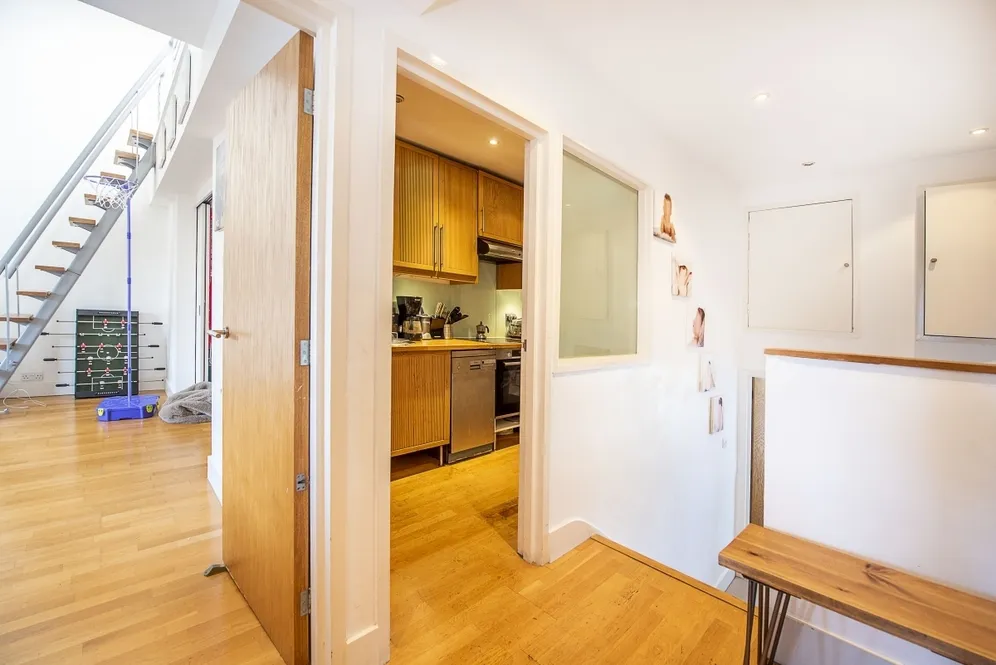 Macaulay Road London SW4 photo 5