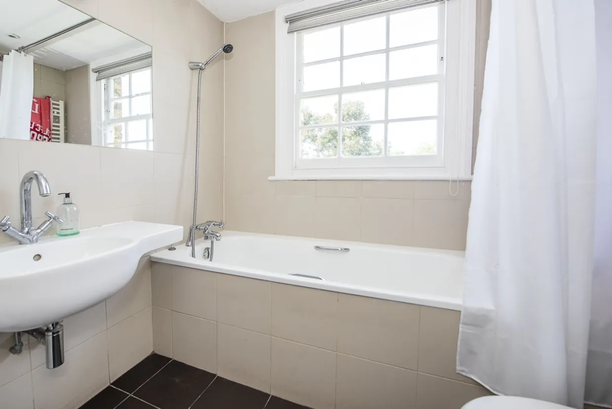 Macaulay Road London SW4 photo 7