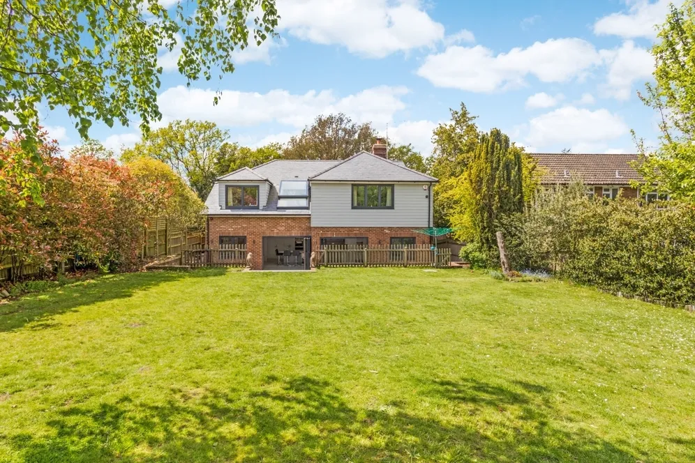 Pondfield Road Kenley CR8 photo 13