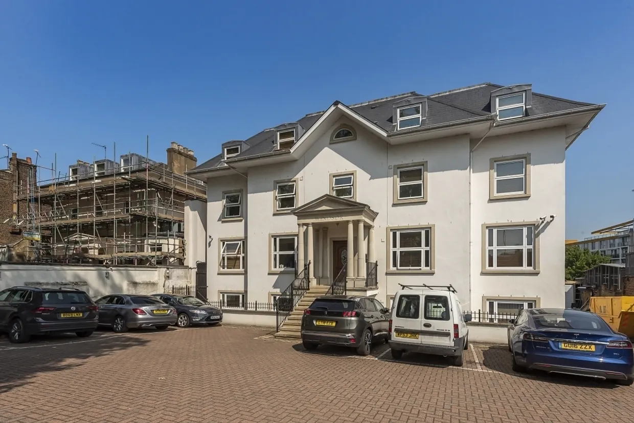 Windsor Court London N8 photo 1