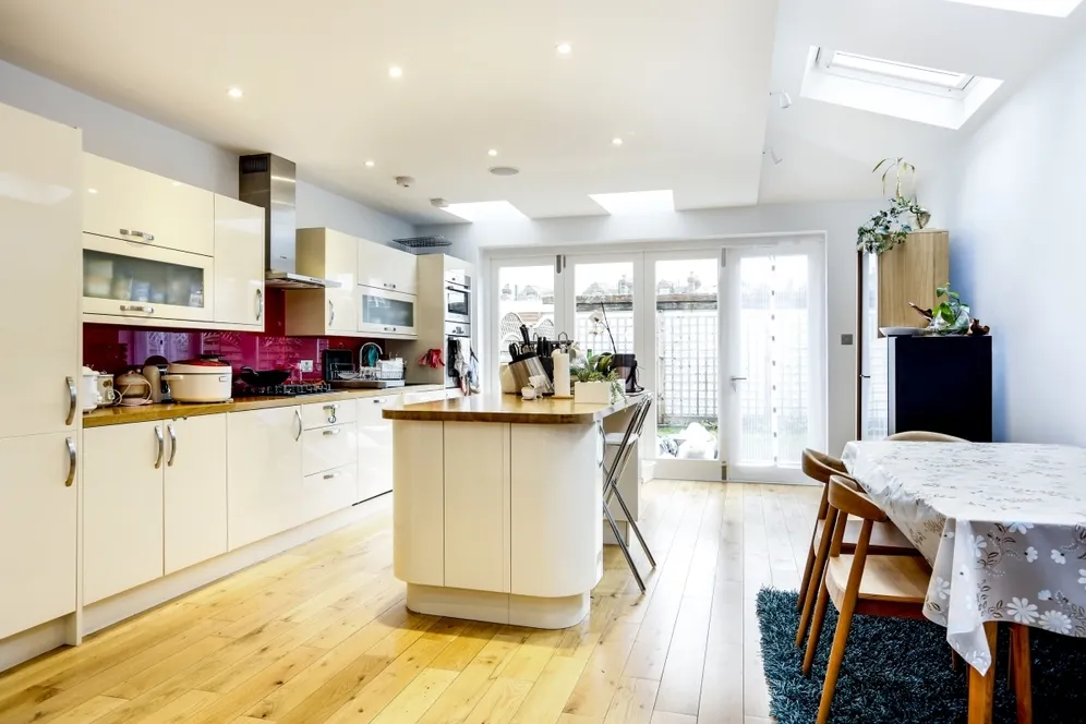 Caversham Road Kingston upon Thames KT1 photo 2