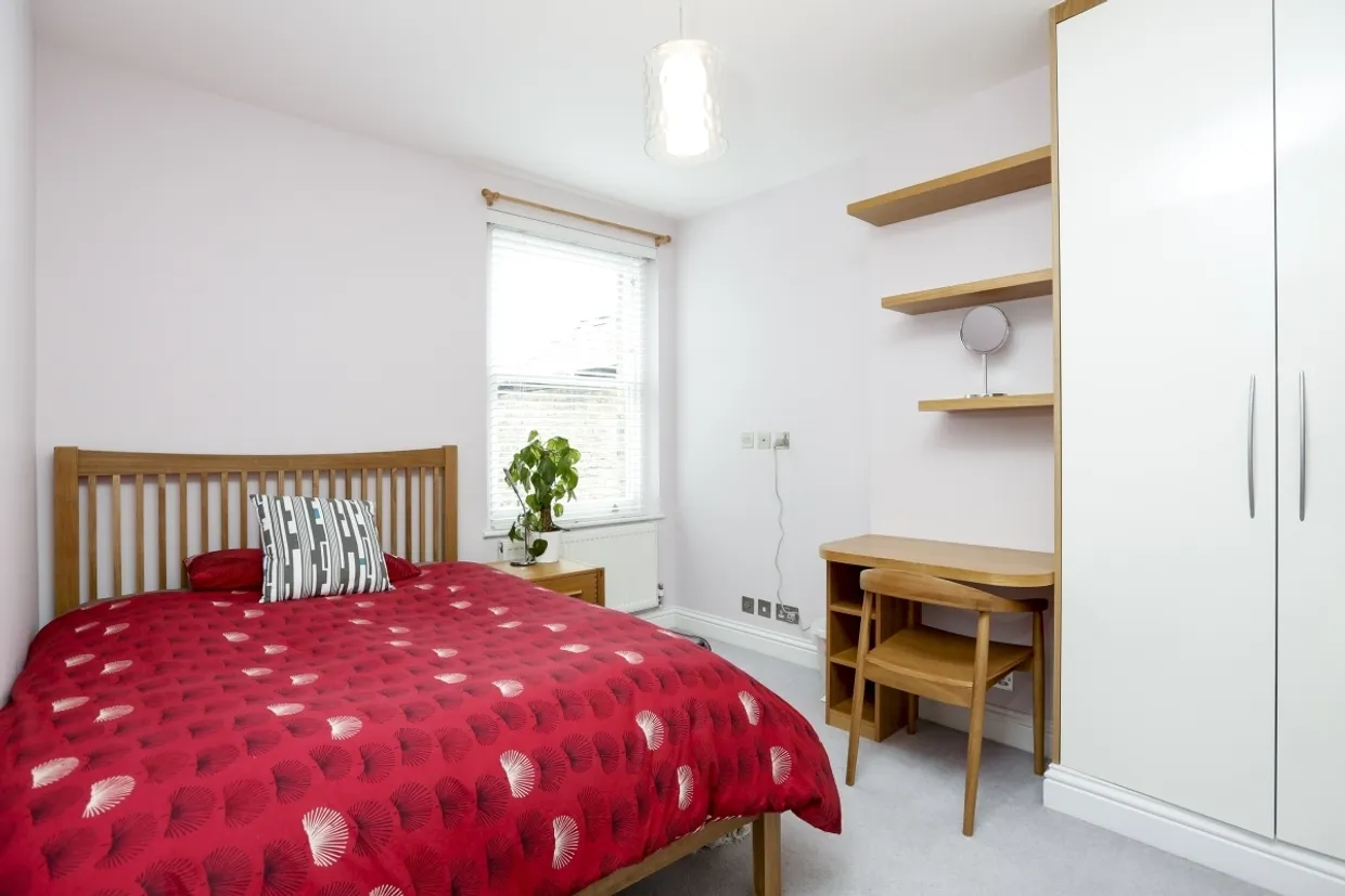 Caversham Road Kingston upon Thames KT1 photo 5