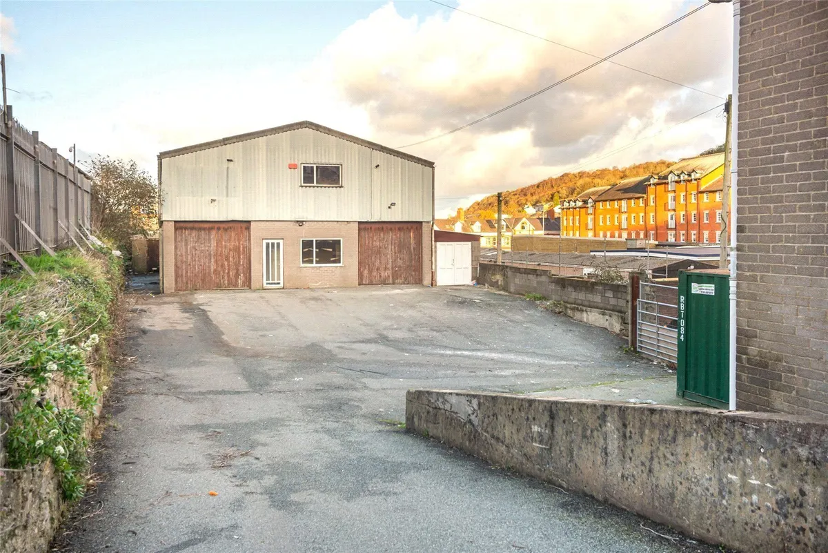 Station Road, Bangor, Gwynedd, LL57