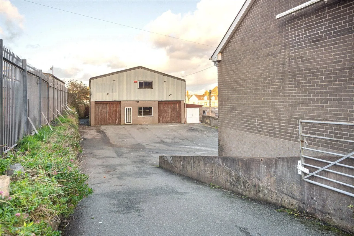 Station Road, Bangor, Gwynedd, LL57