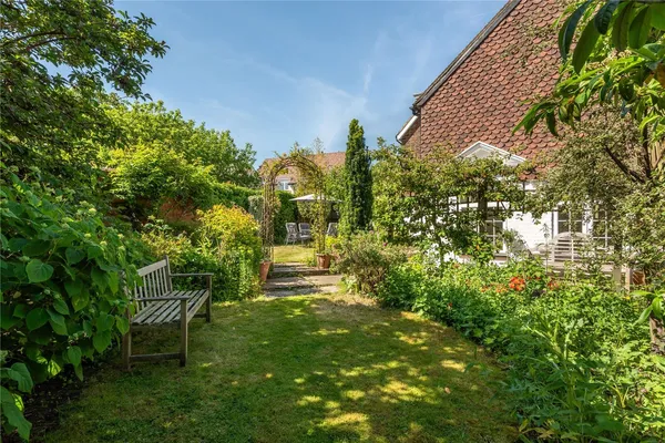 Church Street, Warnham, RH12 photo 8