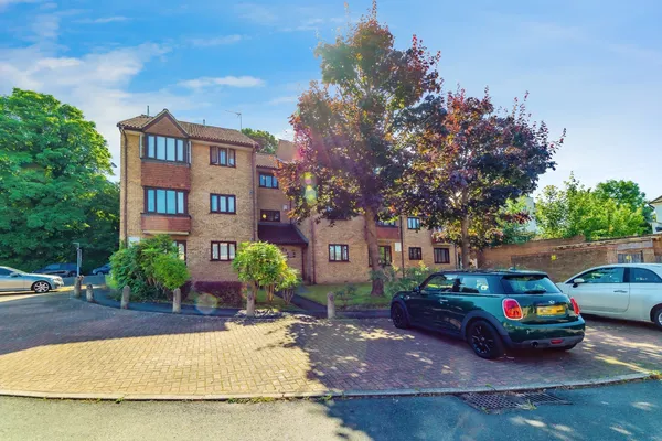 Westbury Close, Whyteleafe, Surrey, CR3