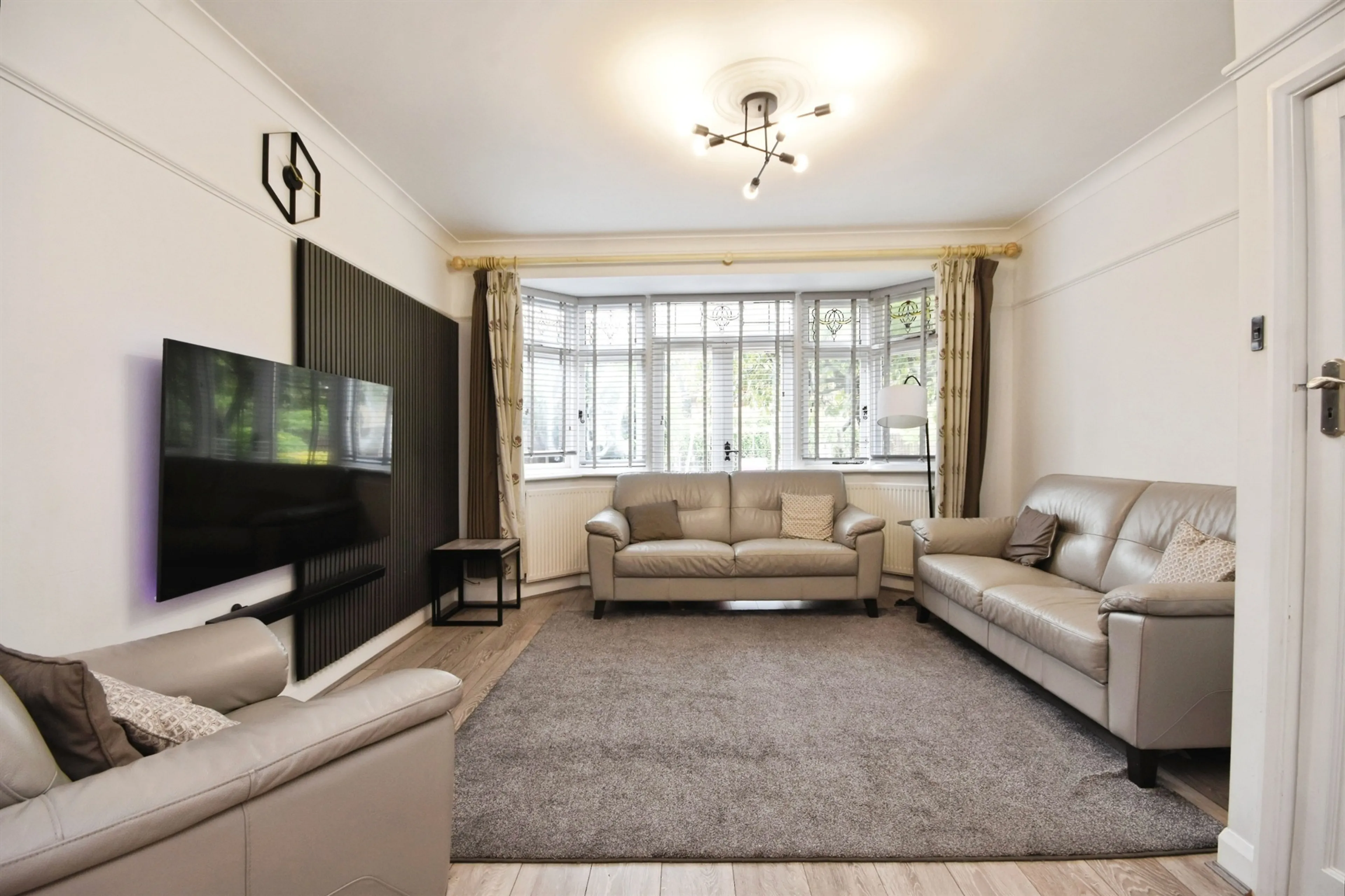Property at Stafford Avenue, Hornchurch