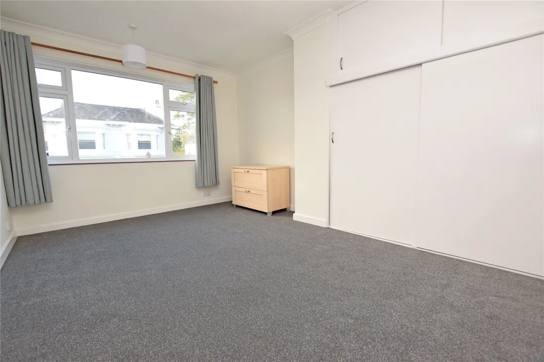 https://mr0.homeflow-assets.co.uk/files/photo/image/47514/8421/_x_/SOU200672_03.jpg