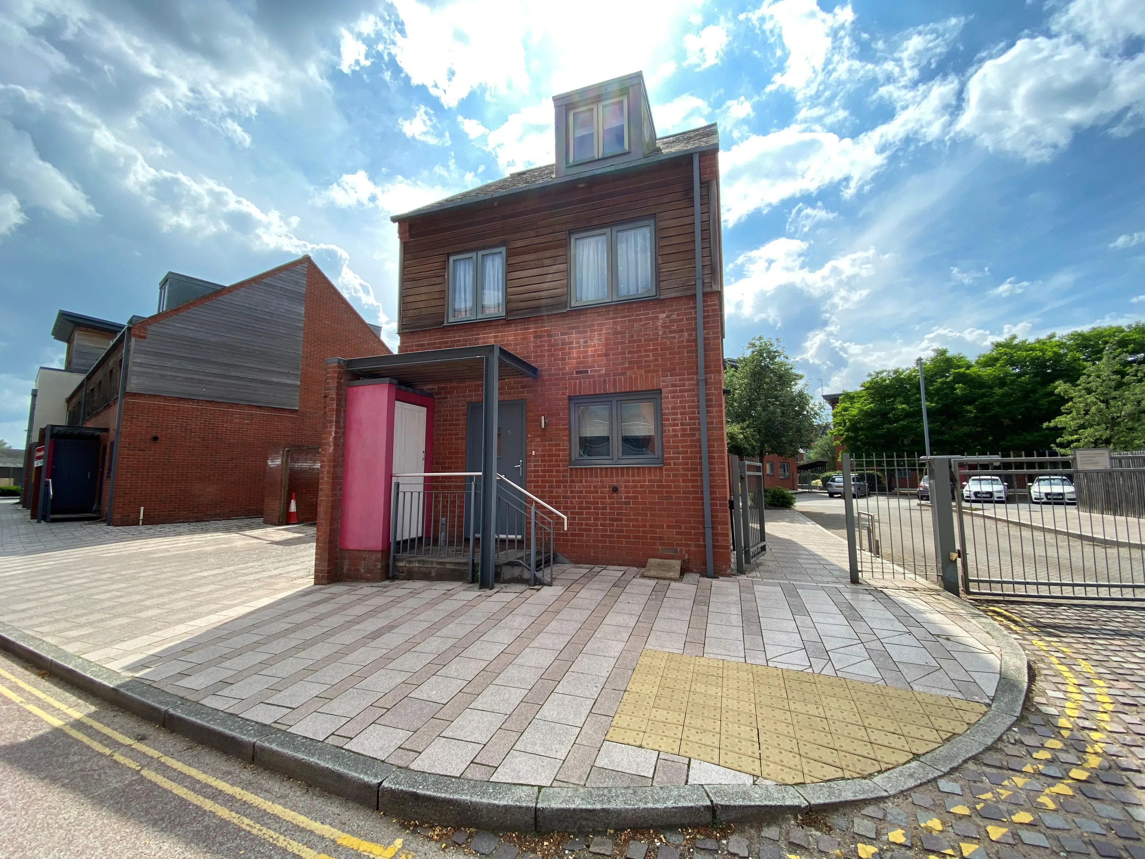 Property photo 0