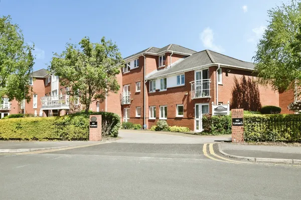Howard Court, Bedford Drive, Timperle...